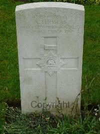 Etaples Military Cemetery - Thomas, Albert