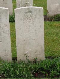 Etaples Military Cemetery - Thomas, Albert William