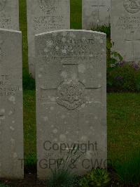 Etaples Military Cemetery - Thomas, Charles