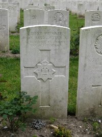Etaples Military Cemetery - Thomas, John Alfred