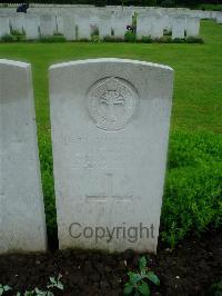 Etaples Military Cemetery - Thomas, Leonard James