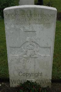 Etaples Military Cemetery - Thompson, Cecil William