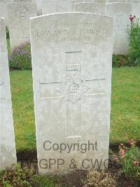 Etaples Military Cemetery - Thompson, Edward