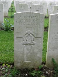 Etaples Military Cemetery - Thompson, G