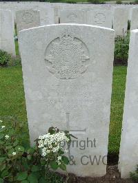 Etaples Military Cemetery - Thompson, George Gordon