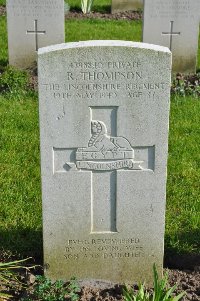 Etaples Military Cemetery - Thompson, Rowland