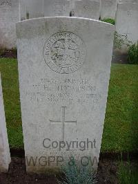 Etaples Military Cemetery - Thompson, W H