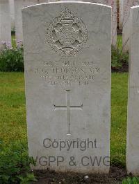 Etaples Military Cemetery - Thomson, H G