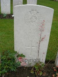 Etaples Military Cemetery - Thorne, Theodore
