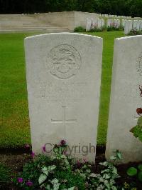 Etaples Military Cemetery - Thorne, W J