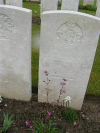 Etaples Military Cemetery - Thornton, Arthur