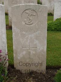 Etaples Military Cemetery - Thorpe, Fred