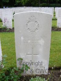 Etaples Military Cemetery - Tilley, Sidney William