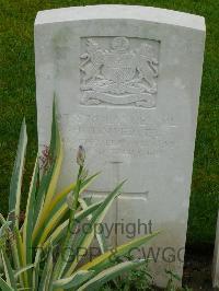 Etaples Military Cemetery - Timperley, Harry