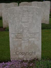 Etaples Military Cemetery - Titherington, T