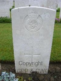 Etaples Military Cemetery - Toberty, H