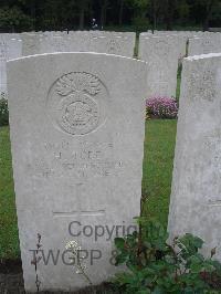 Etaples Military Cemetery - Todd, H
