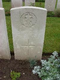 Etaples Military Cemetery - Toland, P