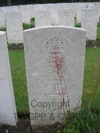 Etaples Military Cemetery - Tomlin, F