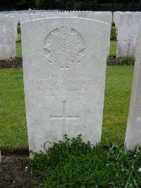 Etaples Military Cemetery - Tomlinson, Harold