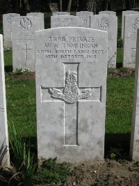 Etaples Military Cemetery - Tomlinson, W K
