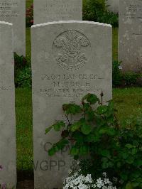Etaples Military Cemetery - Toole, M