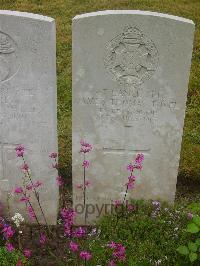 Etaples Military Cemetery - Tovell, James Thomas