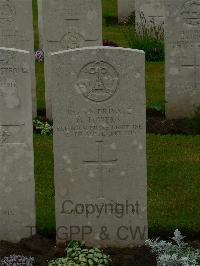 Etaples Military Cemetery - Towers, M