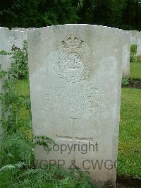 Etaples Military Cemetery - Townsend, E