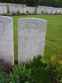 Etaples Military Cemetery - Tranter, H F