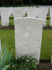 Etaples Military Cemetery - Trigell, E A C