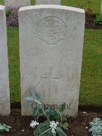Etaples Military Cemetery - Trotter, John