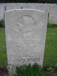 Etaples Military Cemetery - Troughton, F