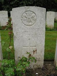 Etaples Military Cemetery - Truscott, J G