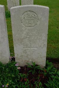 Etaples Military Cemetery - Trussler, Thomas Wyndham