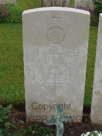 Etaples Military Cemetery - Tuffey, H