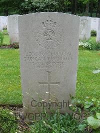 Etaples Military Cemetery - Turnbull, Duncan
