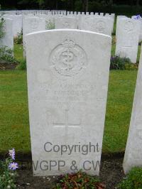 Etaples Military Cemetery - Turnbull, Fred