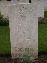 Etaples Military Cemetery - Turnbull, Robert Alexander