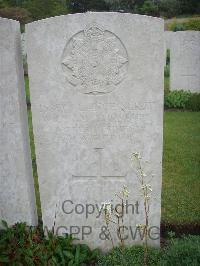 Etaples Military Cemetery - Turnbull, William