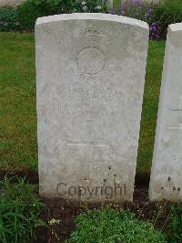 Etaples Military Cemetery - Turner, A