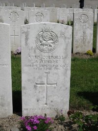 Etaples Military Cemetery - Turner, A