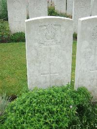 Etaples Military Cemetery - Turner, Ernest Arthur
