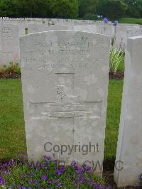 Etaples Military Cemetery - Turner, G H