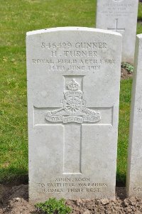 Etaples Military Cemetery - Turner, Harry