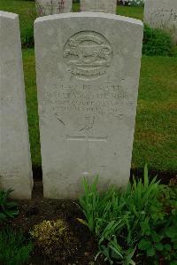 Etaples Military Cemetery - Turner, William