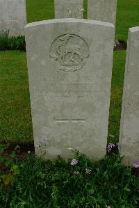 Etaples Military Cemetery - Turner, W H