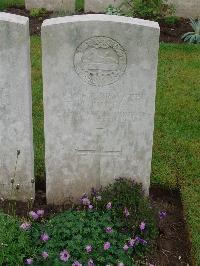 Etaples Military Cemetery - Turton, E R