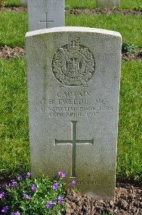 Etaples Military Cemetery - Tweedie, Cunningham Burnside