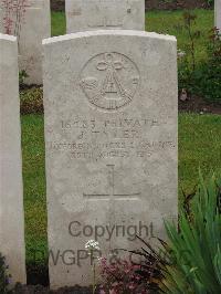 Etaples Military Cemetery - Tyler, J